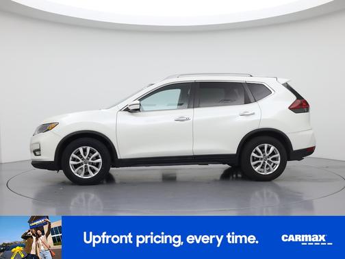 White 2018 Nissan Rogue SV