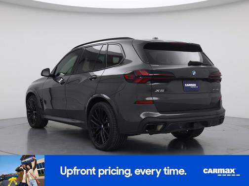 Gray 2024 BMW X5 xDrive40i