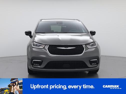 Gray 2025 Chrysler Pacifica Select
