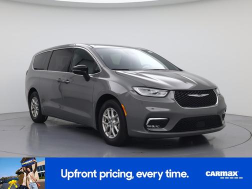 Gray 2025 Chrysler Pacifica Select