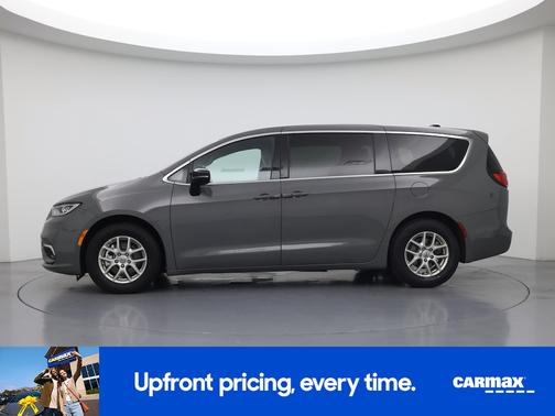 Gray 2025 Chrysler Pacifica Select