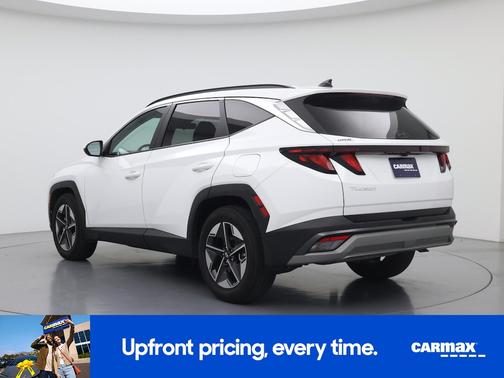 White 2025 Hyundai TUCSON SEL