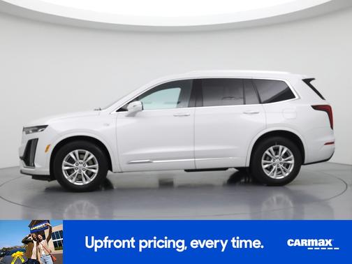 White 2024 Cadillac XT6 Luxury