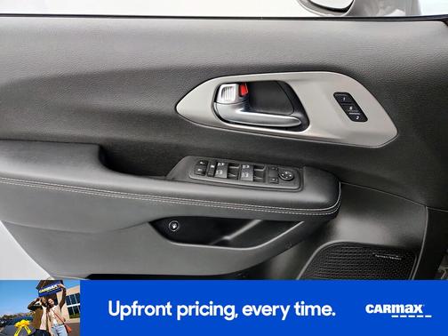 Gray 2022 Chrysler Pacifica Hybrid Limited