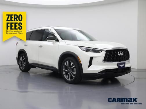 White 2023 INFINITI QX60 Luxe