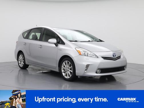 2014 Toyota Prius v Five