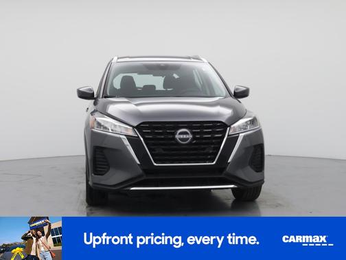 Gray 2024 Nissan Kicks SV