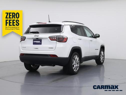 White 2022 Jeep Compass Latitude Lux