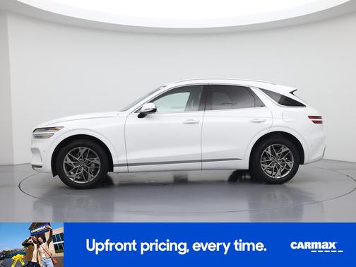 White 2023 Genesis GV70