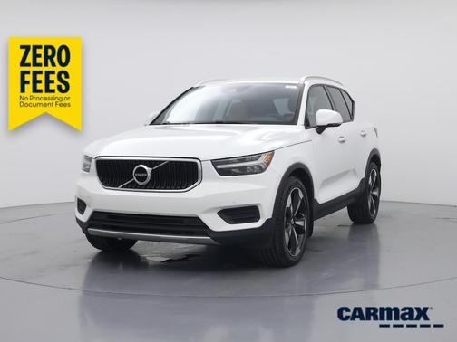 White 2020 Volvo XC40 T5 Momentum