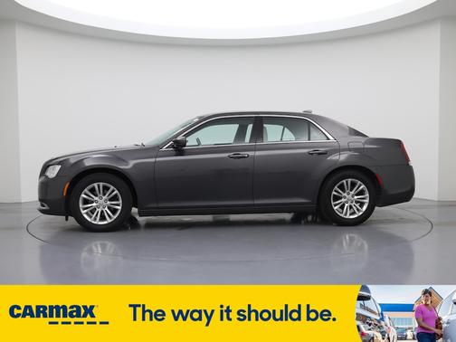 2017 Chrysler 300 Limited