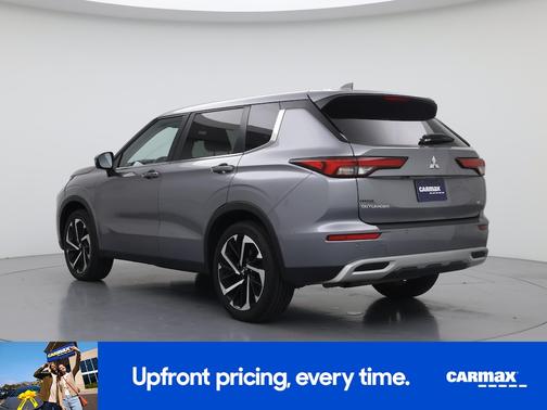 Gray 2024 Mitsubishi Outlander SE