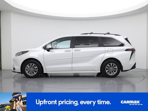 2024 Toyota Sienna XLE