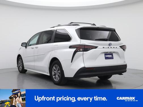 2024 Toyota Sienna XLE