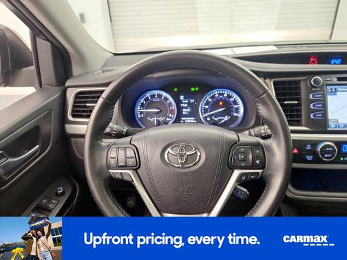 2017 Toyota Highlander SE