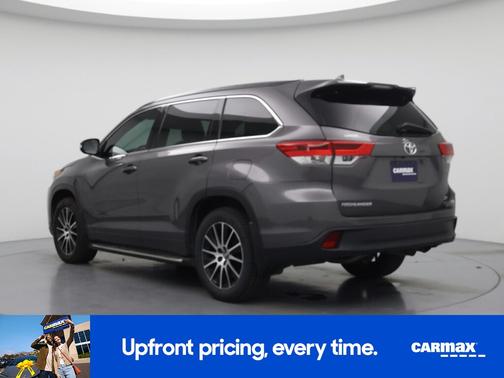 Gray 2017 Toyota Highlander SE