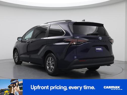 2023 Toyota Sienna XLE