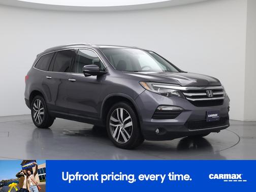 Gray 2017 Honda Pilot Touring