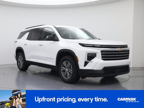 White 2025 Chevrolet Traverse LT
