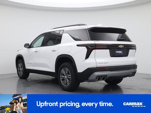 White 2025 Chevrolet Traverse LT