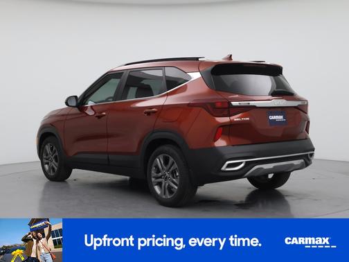 Red 2023 Kia Seltos S