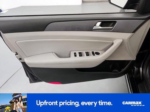 2017 Hyundai SONATA Hybrid 