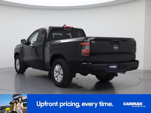 Black 2024 Nissan Frontier SV