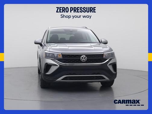 Silver 2022 Volkswagen Taos SE