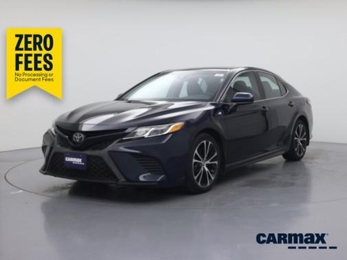 Green 2019 Toyota Camry SE