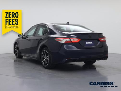 Green 2019 Toyota Camry SE