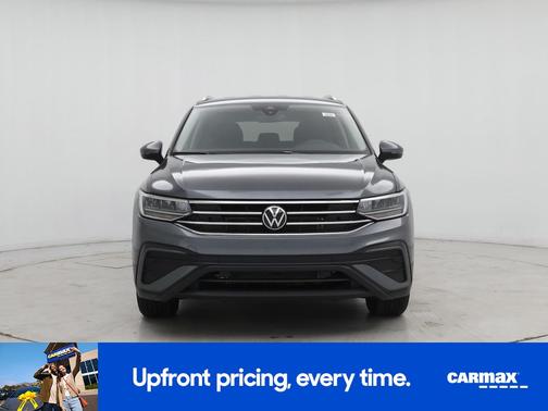 Gray 2024 Volkswagen Tiguan SE