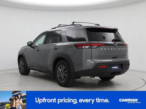 2022 Nissan Pathfinder SV