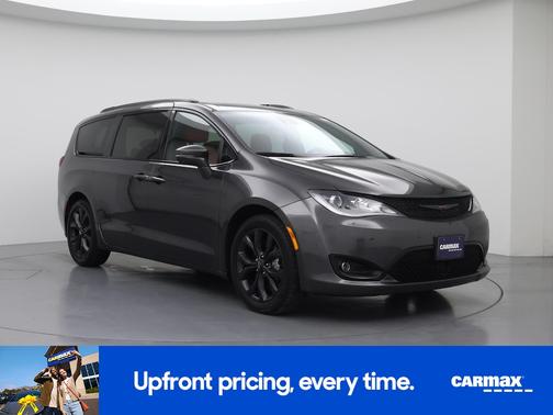 2020 Chrysler Pacifica Red S