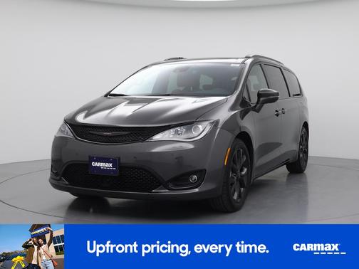 2020 Chrysler Pacifica Red S
