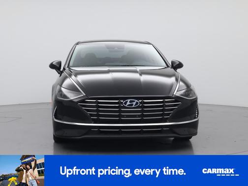 Black 2021 Hyundai SONATA SE