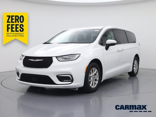 White 2023 Chrysler Pacifica Touring L