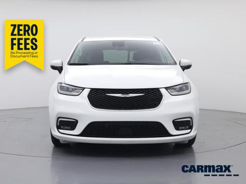 White 2023 Chrysler Pacifica Touring L