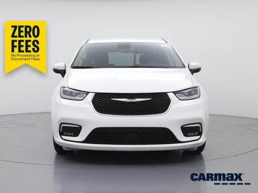 White 2023 Chrysler Pacifica Touring L