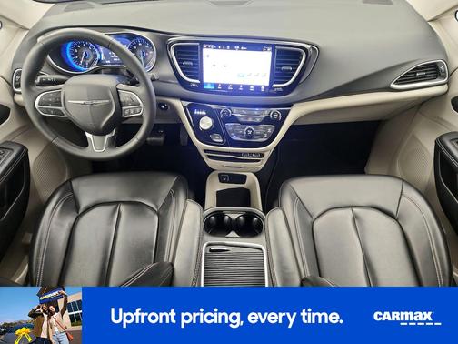 White 2023 Chrysler Pacifica Touring L