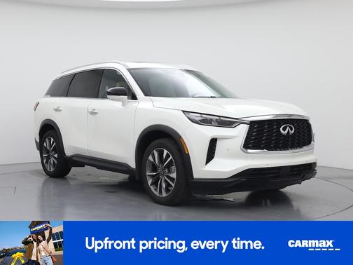 White 2023 INFINITI QX60 Luxe