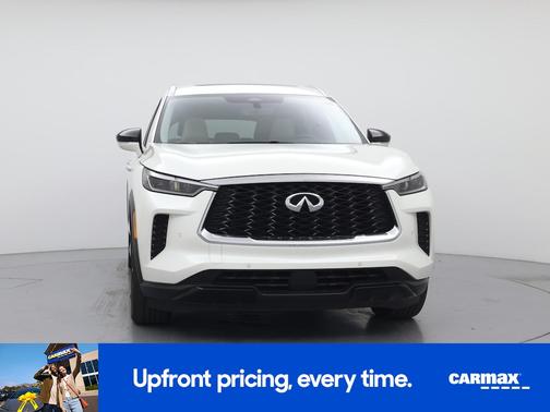 White 2023 INFINITI QX60 Luxe