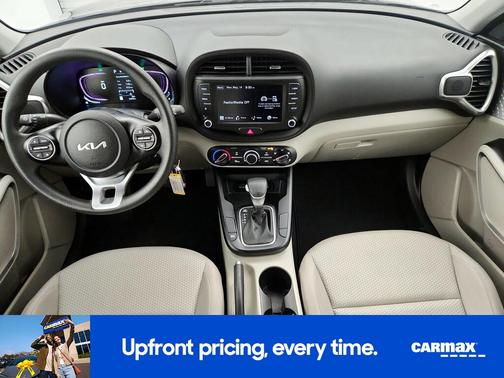 Gray 2023 Kia Soul LX