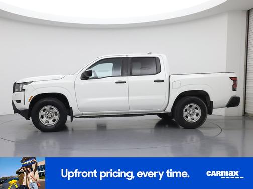 White 2022 Nissan Frontier SV