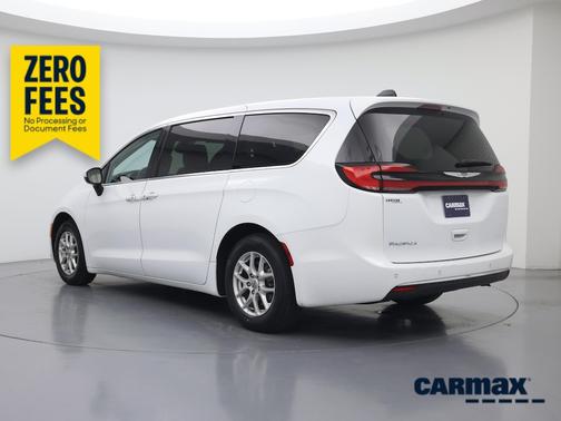 White 2023 Chrysler Pacifica Touring L