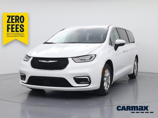 White 2023 Chrysler Pacifica Touring L