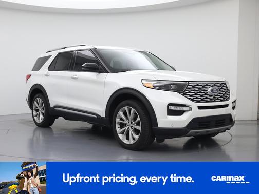 White 2023 Ford Explorer Platinum