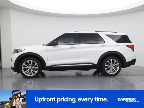 White 2023 Ford Explorer Platinum