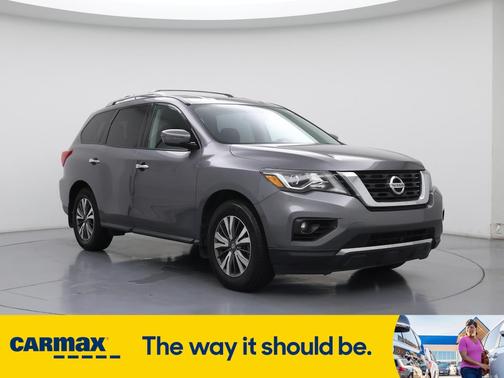 2017 Nissan Pathfinder SV