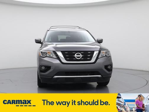 2017 Nissan Pathfinder SV