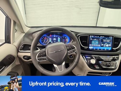 Black 2023 Chrysler Pacifica Touring L
